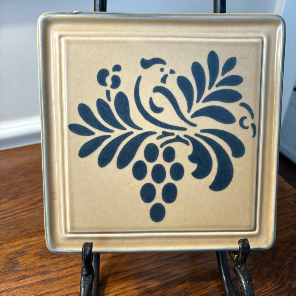 Vintage Pfaltzgraff Folk Art trivet
